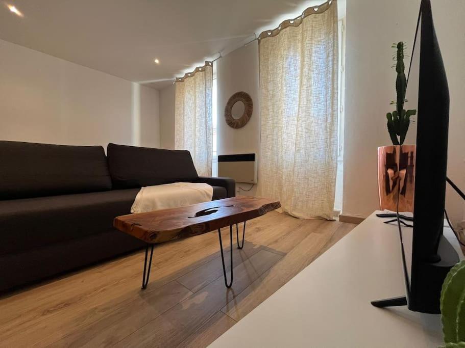 Appartement Proche Du Village Et De La Mer ลูกัท ภายนอก รูปภาพ